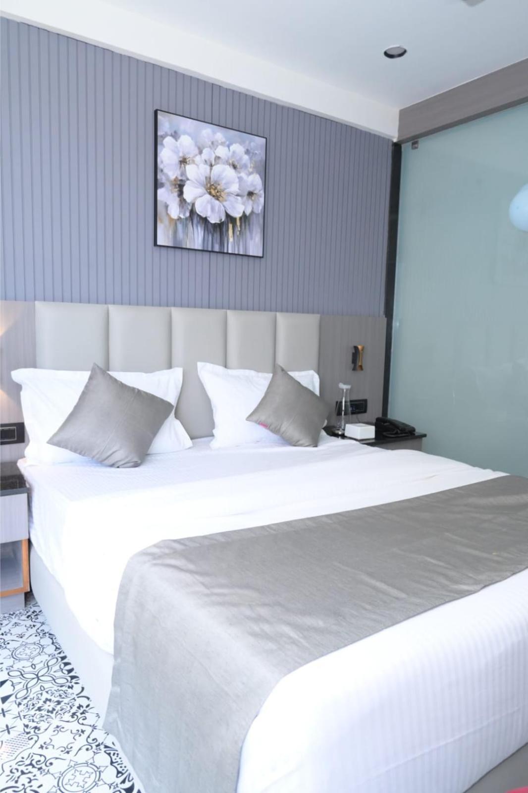 Hotel Dream Ahmedabad Exterior photo
